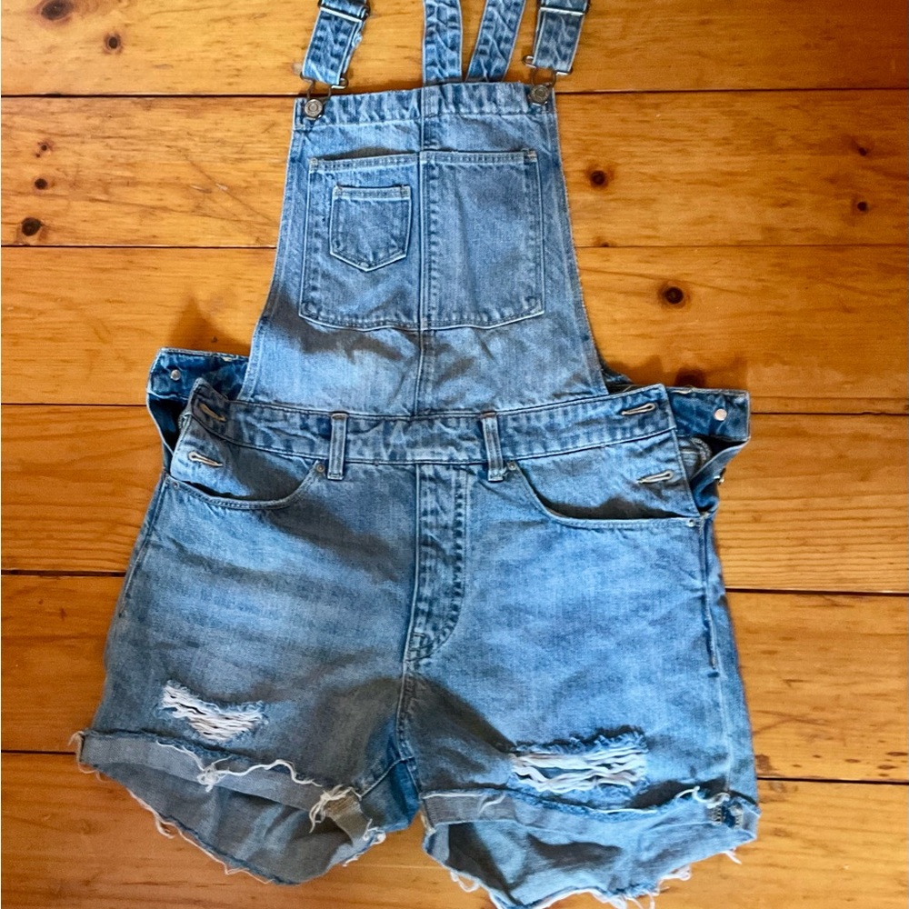 H&M Light Blue Overall Denim Shorts Size 6